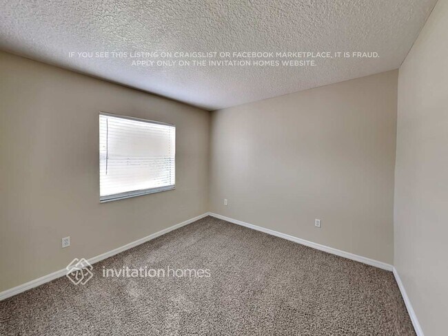 Building Photo - 820 Little Town Rd