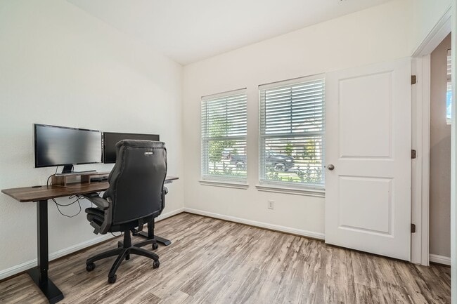 Building Photo - 434 Windy Reed Rd