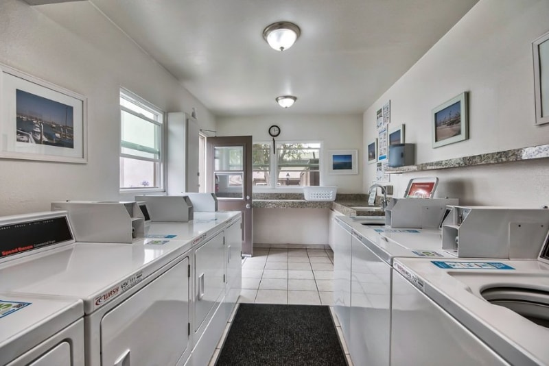 Building Photo - 837 Amigos Way