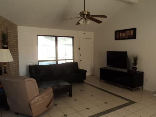 Building Photo - Rental - Mesquite, TX