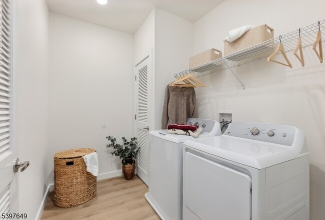 Building Photo - 1085 Bloomfield Ave