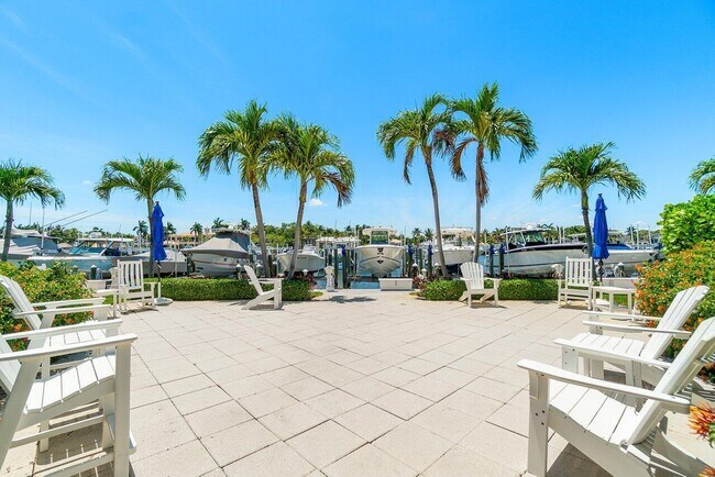 Building Photo - 342 Bay Colony Dr N