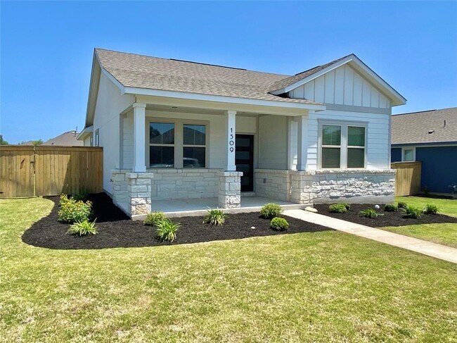 Building Photo - 1509 Longhorn Ranch Dr