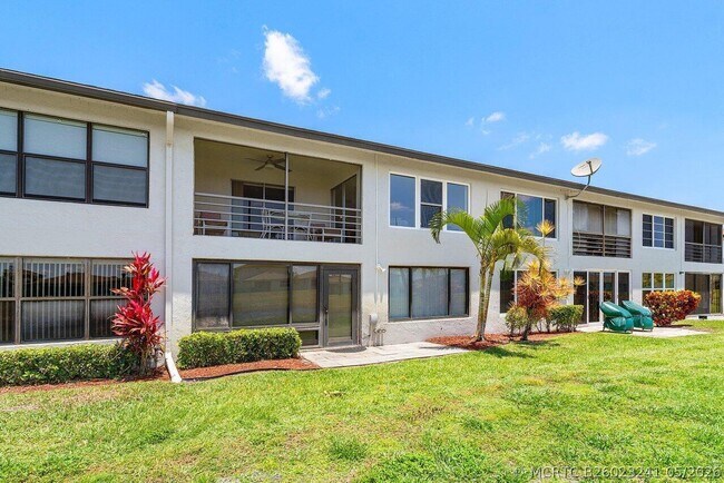 Building Photo - 5850 Sugar Palm Ct