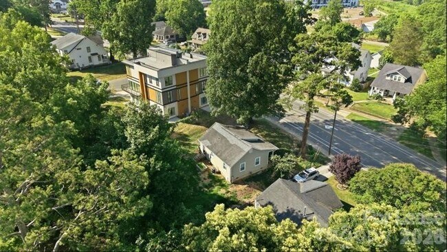 Building Photo - 2508 Rozzelles Ferry Rd