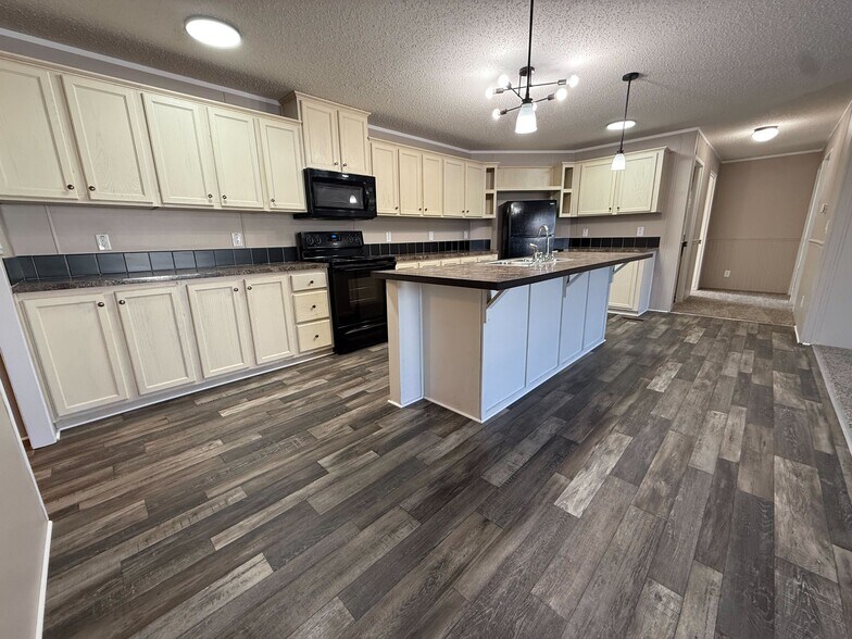 Building Photo - 12457 St Michel Ave