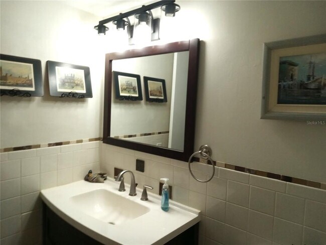 Building Photo - 2331 Finlandia Ln