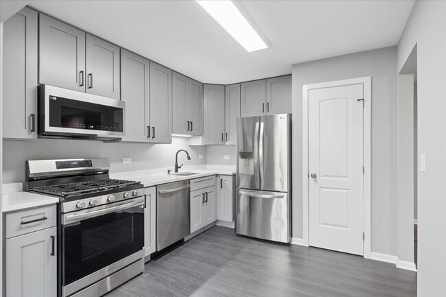 Building Photo - 225 Thornapple Ct