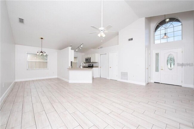 Building Photo - 1713 Boxeney Dr