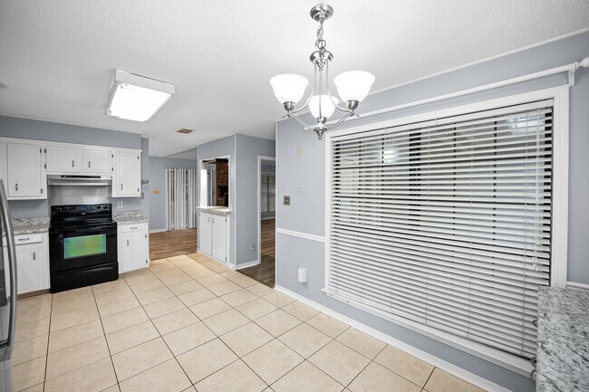 Building Photo - 115 Donna Cir