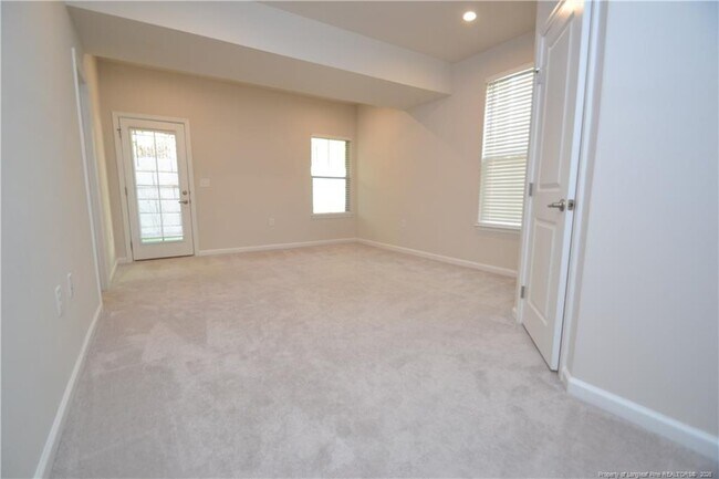Building Photo - 1248 Channing Park Cir