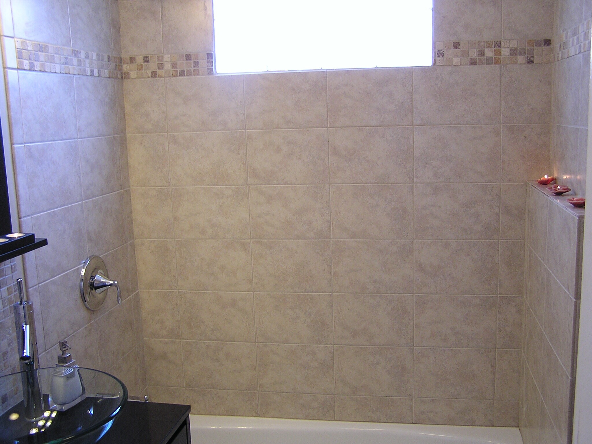 Building Photo - 425 Roosevelt Ave