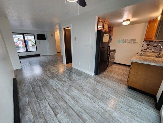 Building Photo - 2107 N Houk Rd