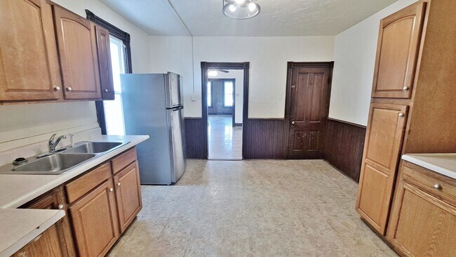 Building Photo - 233-235 Centennial Avenue