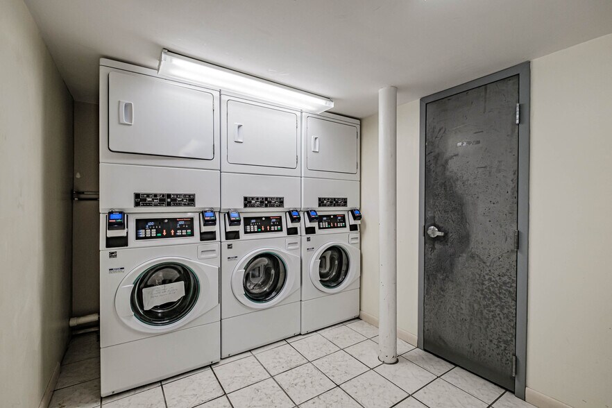 Building Photo - 197 Pine St