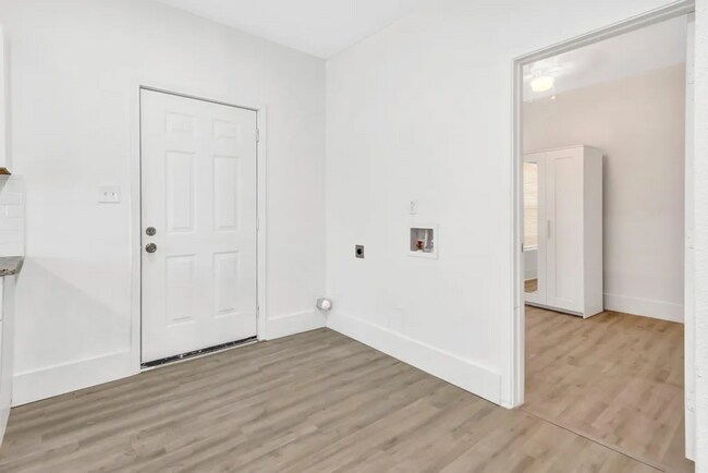 Building Photo - 2105 Walnut St