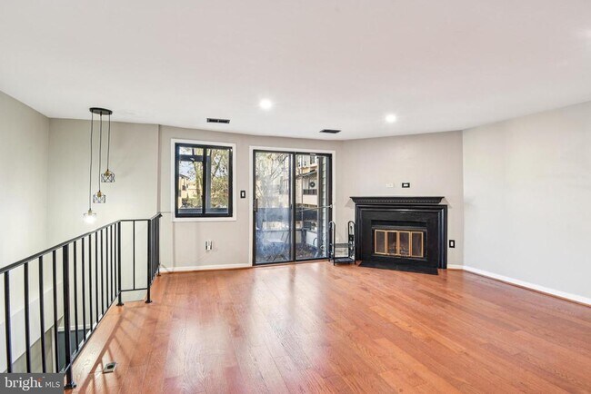 Building Photo - 9717 Hellingly Pl