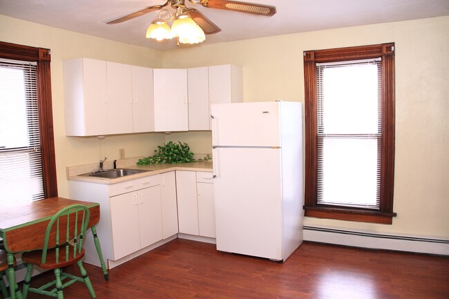 Large, bright kitchen - 2706 Buffalo Rd