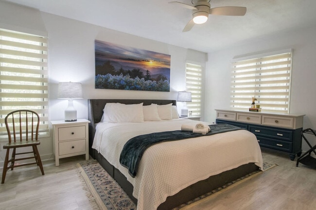 Building Photo - 2750 Holly Hill Dr