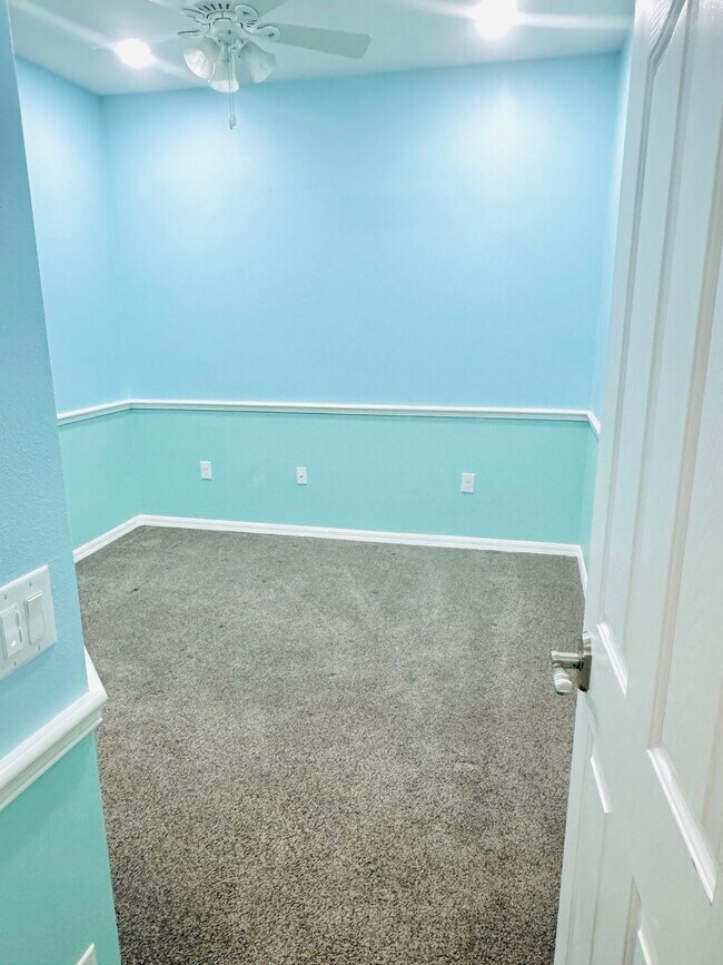 Building Photo - 519 Bottlebrush Loop