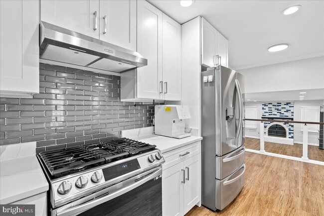 Building Photo - 9303 Macswain Pl
