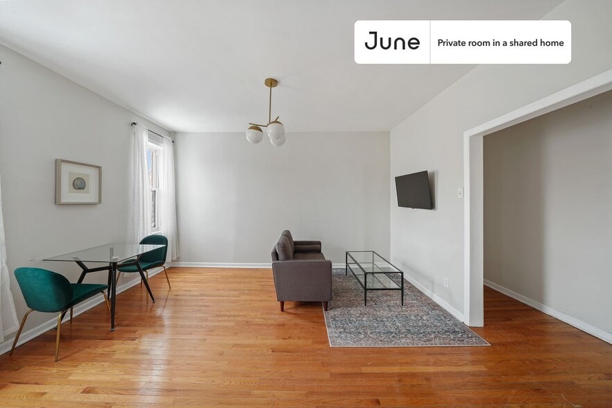 Building Photo - Room in Shared 4 bed/1 bath home