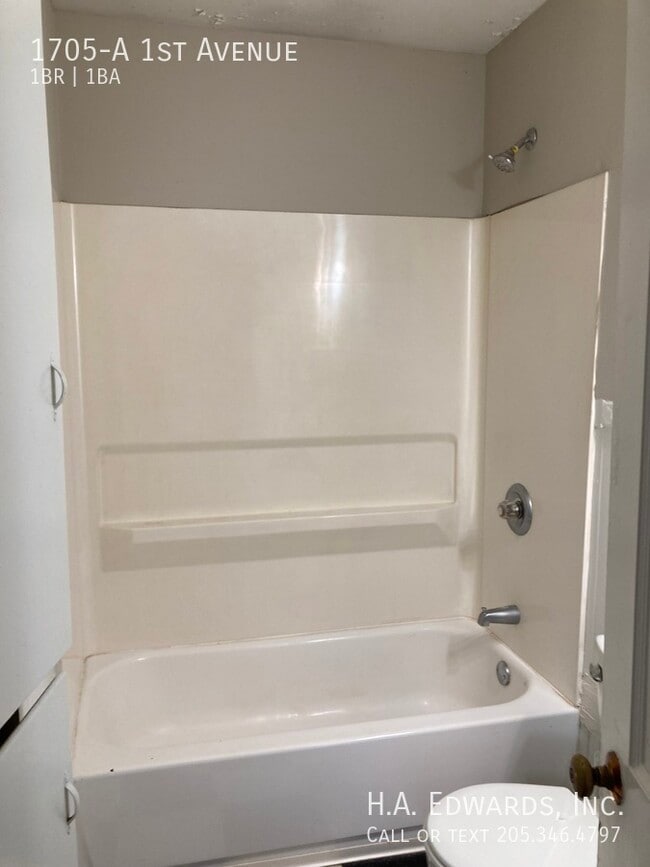 Building Photo - 1705 1st Ave