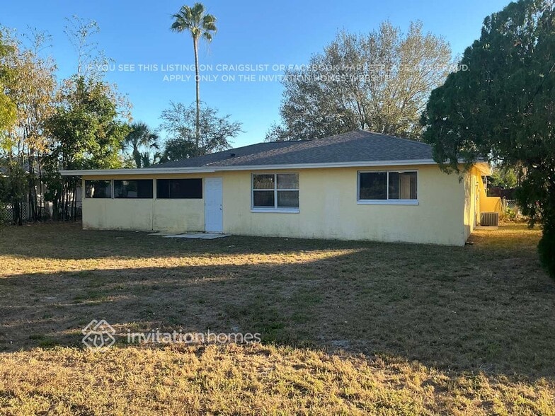 Building Photo - 1123 SE 34th St