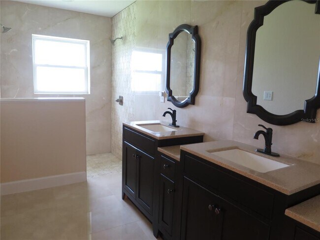 Building Photo - 36426 Tanner Ln