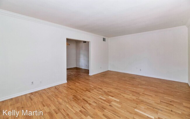 Building Photo - 2 br, 1 bath House - 315 W. Virginia Ave