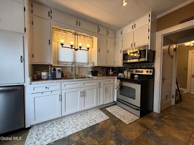 Building Photo - 21 Baker St