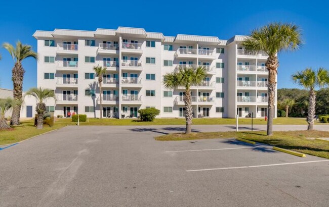 Building Photo - 400 Plantation Rd