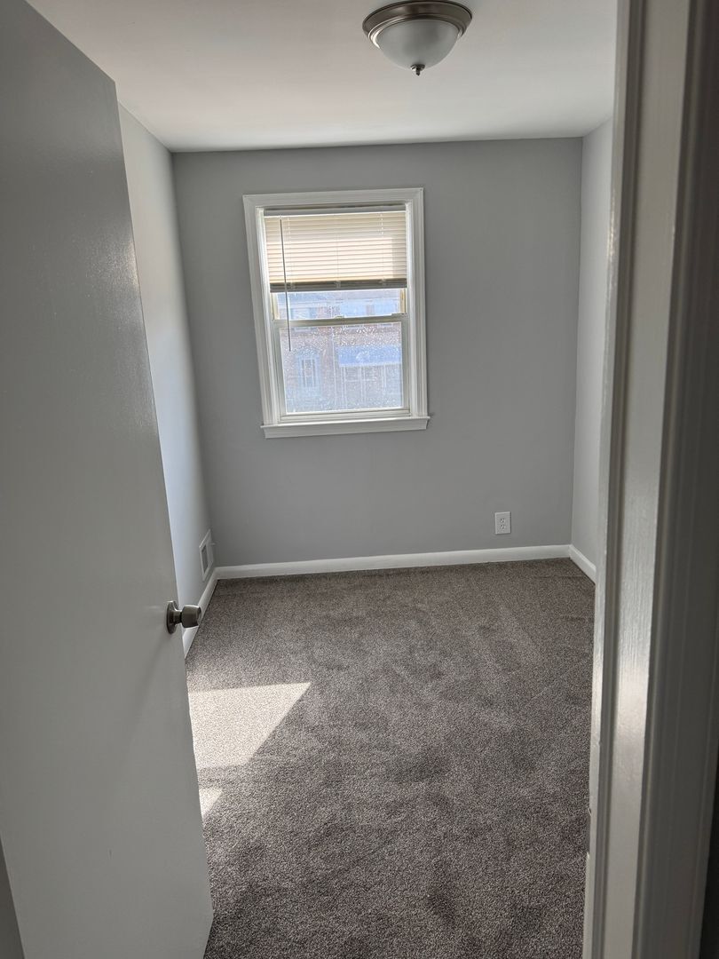 Building Photo - 2231 Graythorn Rd