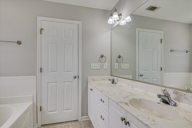 Building Photo - Columbia County ranch homes