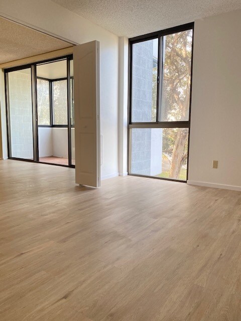 Building Photo - 555 Pierce St