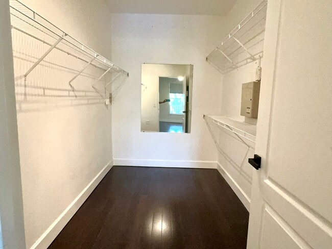 Building Photo - Stunning 2/2 Condo For Rent in Mirabella - Superb Location!