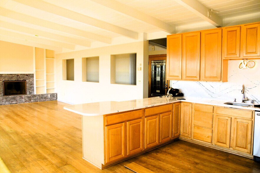 Building Photo - 220 Shoreview Dr
