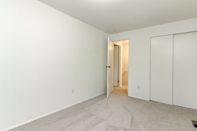 Building Photo - Four Bedroom House Near Camelot Park