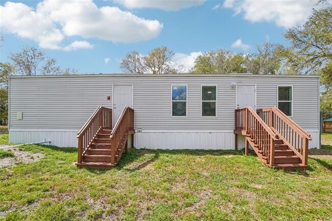 Building Photo - 808 SE 124th Ave