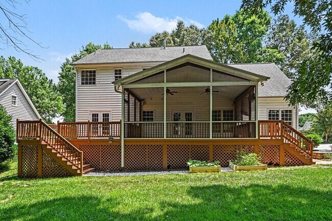 Building Photo - 10403 Persimmon Creek Dr