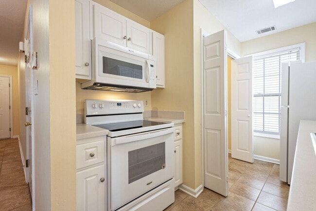 Building Photo - 422 Northrop Pl