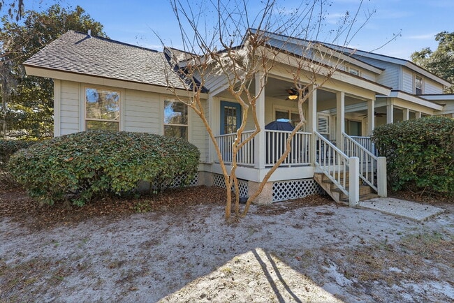 Building Photo - "Coastal Comfort Awaits: Spacious 2-Bed, 2-Bath Furnished Condo in Shipyard on Hilton Head Island!"