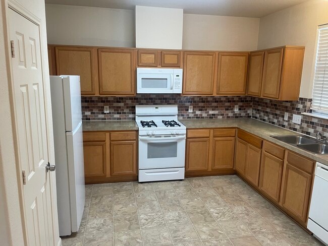 Building Photo - 8031 Barnes Ridge Ln