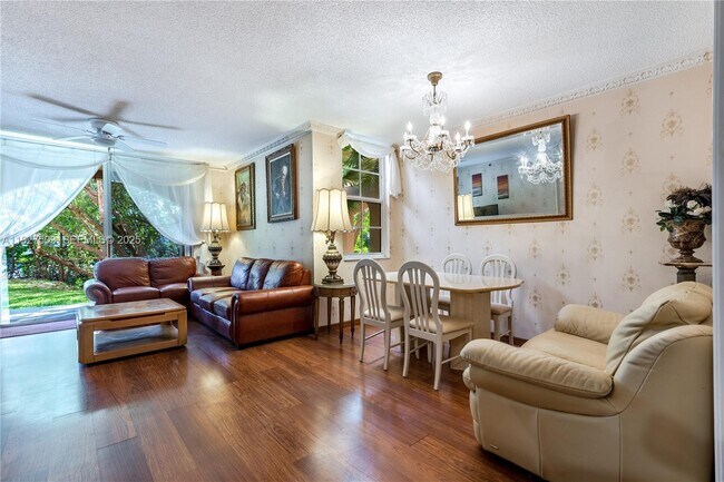 Building Photo - 19601 E Country Club Dr