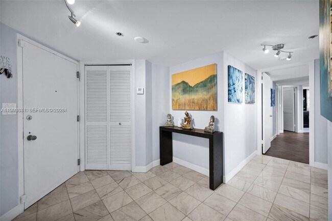 Building Photo - 300 Three Islands Boulevard