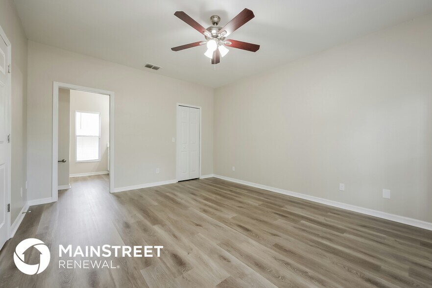 Building Photo - 2301 Jetridge St