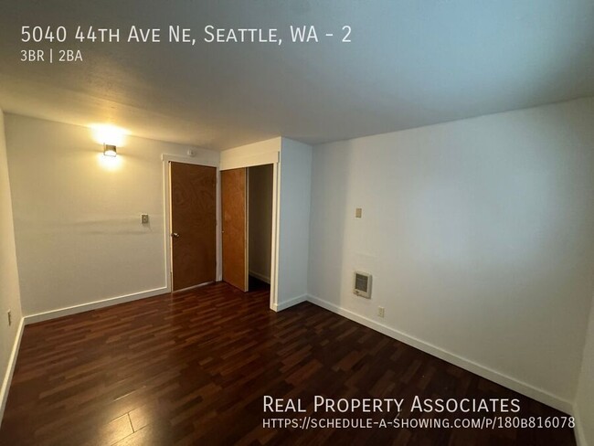 Building Photo - Laurelhurst Three Bedroom