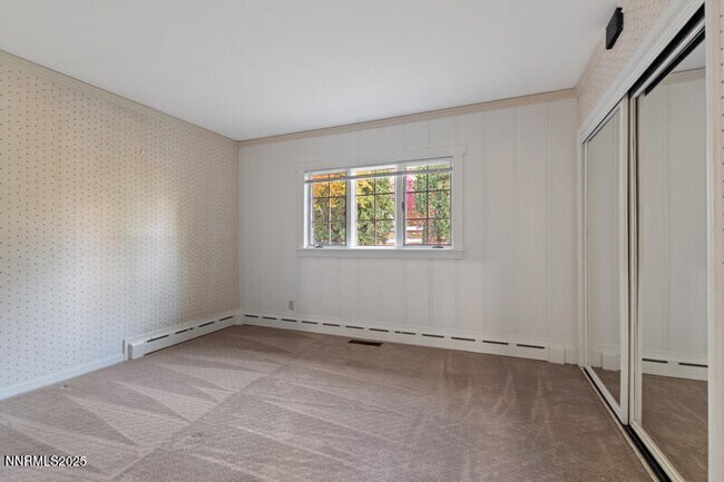 Building Photo - 1880 Meadowview Ln