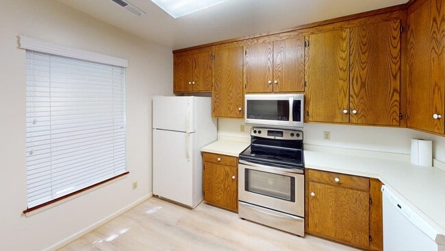 Building Photo - River Run Condo!