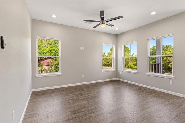 Building Photo - 10309 Teneha Dr